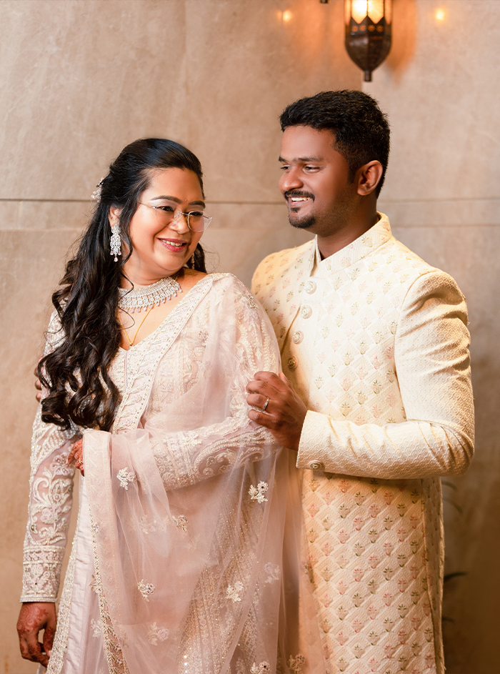 Elegant wedding couple portrait by Chandrika Studios in Anna Nagar and Mogappair, Chennai